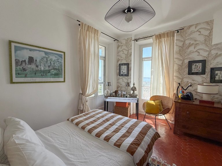 Villa for Sale in Le Golfe Juan, Antibes Area 8