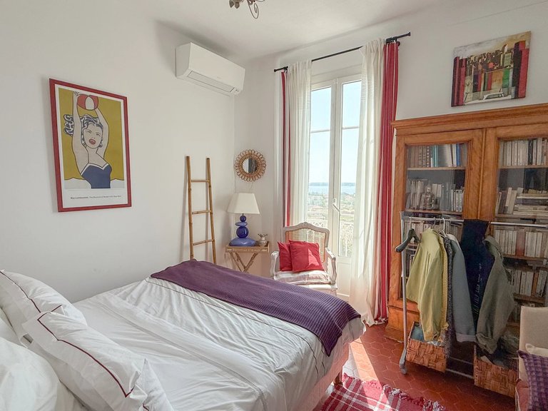Villa for Sale in Le Golfe Juan, Antibes Area 10