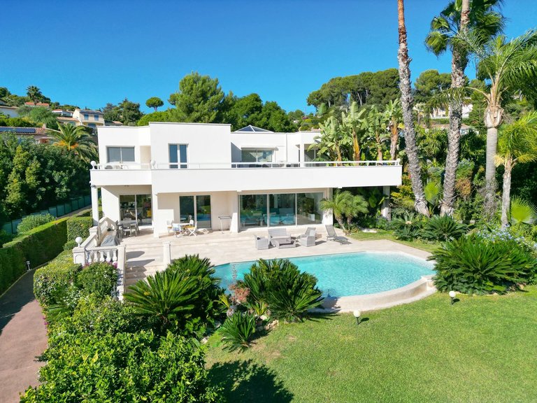 Villa for Sale in Antibes, Antibes Area 1