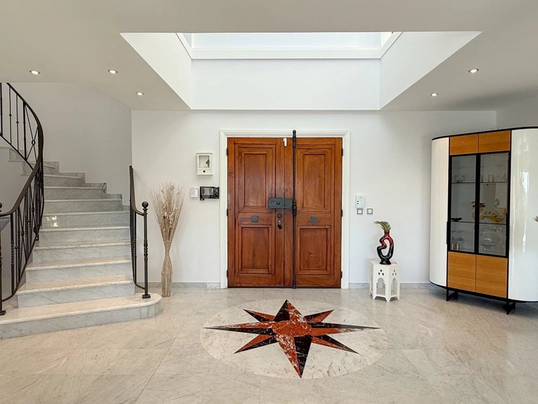 Villa for Sale in Antibes, Antibes Area 5