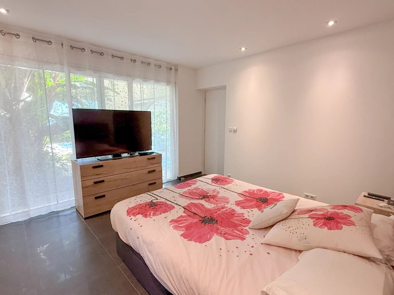 Villa for Sale in Antibes, Antibes Area 7