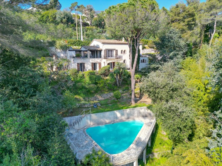 Villa for Sale in Cannes, Cannes Area 2