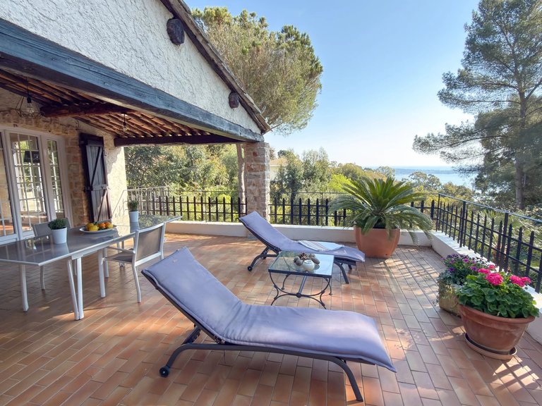 Villa for Sale in Cannes, Cannes Area 4