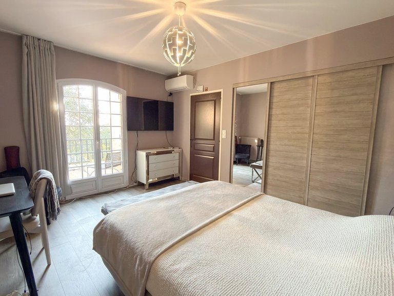Villa for Sale in Cannes, Cannes Area 8