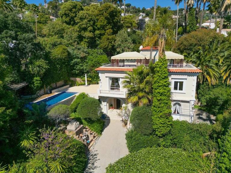 Villa for Sale in Le Golfe Juan, Antibes Area 1