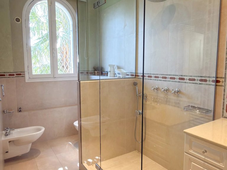 Villa for Sale in Le Golfe Juan, Antibes Area 11