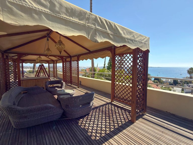 Villa for Sale in Le Golfe Juan, Antibes Area 15