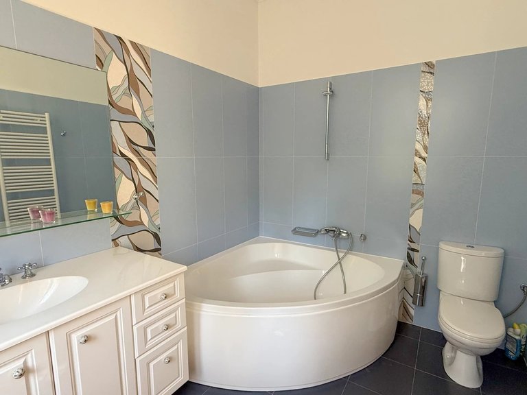 Villa for Sale in Le Golfe Juan, Antibes Area 16