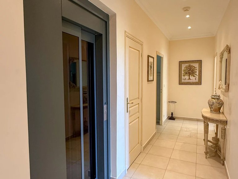 Villa for Sale in Le Golfe Juan, Antibes Area 18
