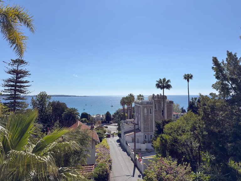 Villa for Sale in Le Golfe Juan, Antibes Area 6