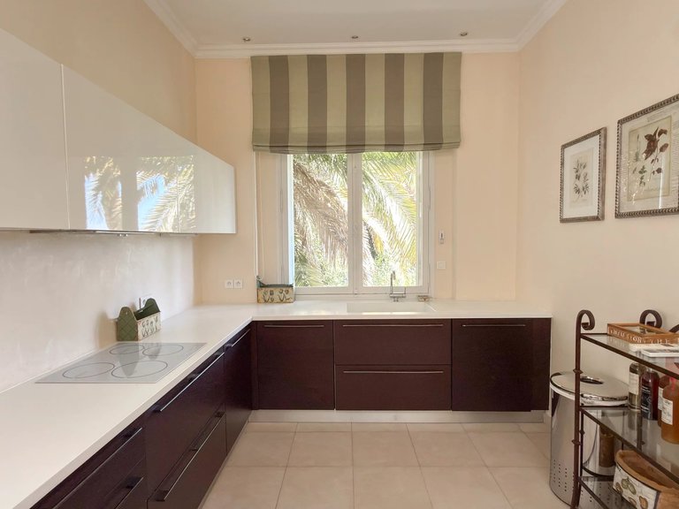 Villa for Sale in Le Golfe Juan, Antibes Area 7