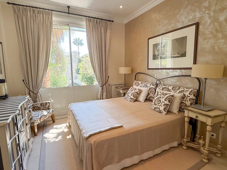 Villa for Sale in Le Golfe Juan, Antibes Area 8