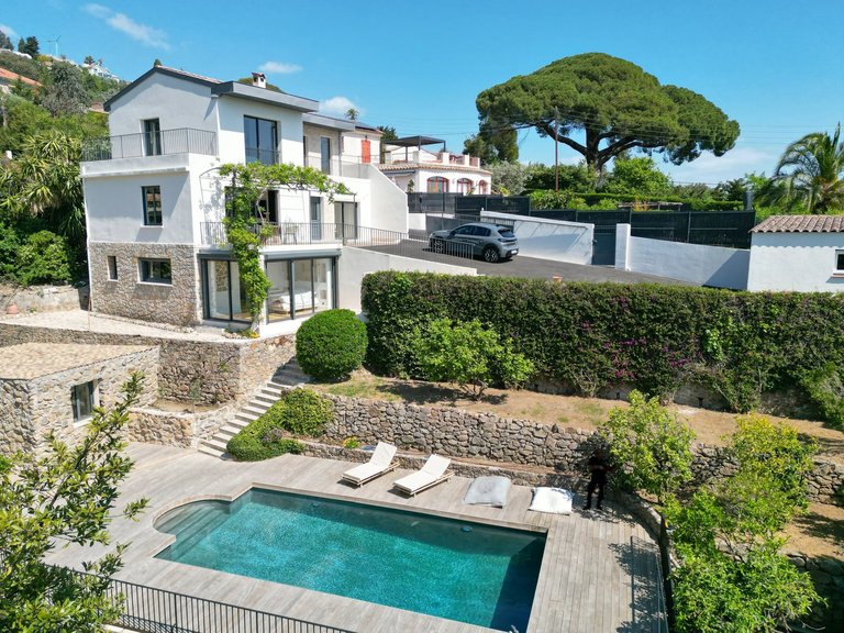 Villa for Sale in Le Golfe Juan, Antibes Area 2