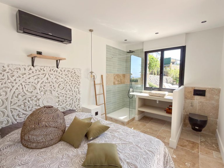 Villa for Sale in Le Golfe Juan, Antibes Area 11