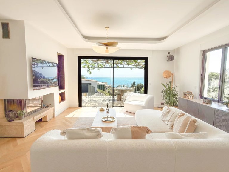 Villa for Sale in Le Golfe Juan, Antibes Area 3