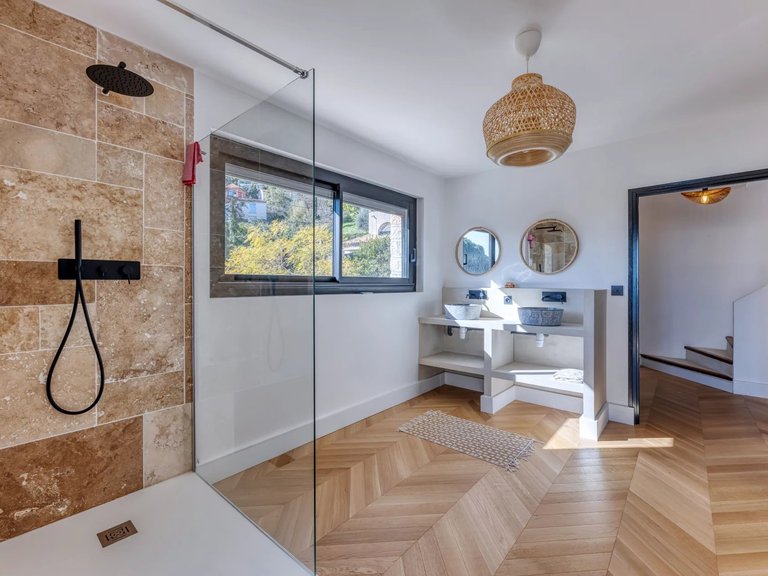 Villa for Sale in Le Golfe Juan, Antibes Area 9
