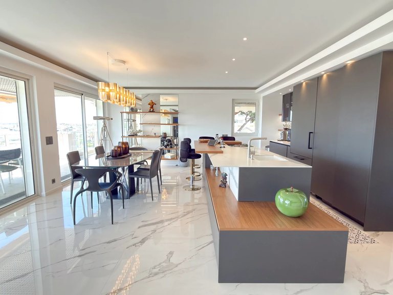 Apartment for Sale in Le Golfe Juan, Antibes Area 3
