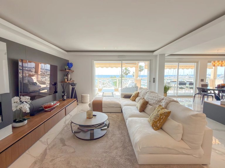 Apartment for Sale in Le Golfe Juan, Antibes Area 4