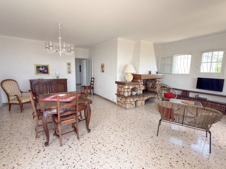 Villa for Sale in Le Golfe Juan, Antibes Area 4