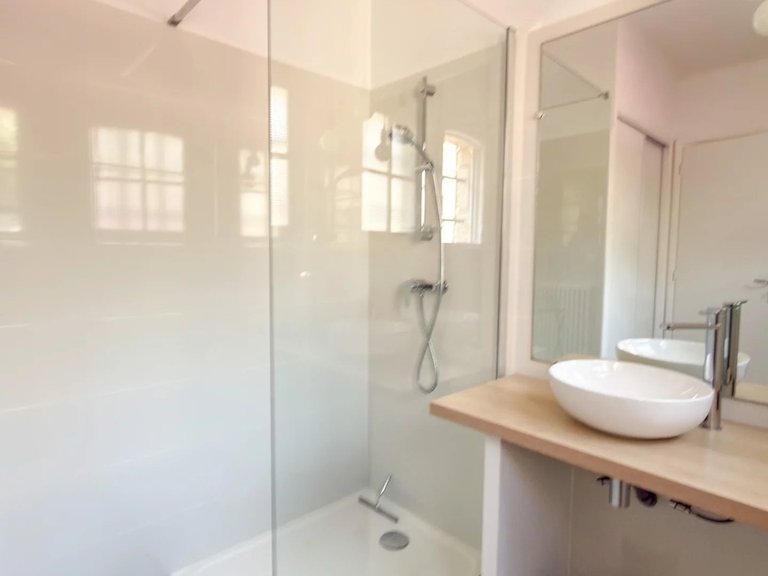 Villa for Sale in Le Golfe Juan, Antibes Area 9