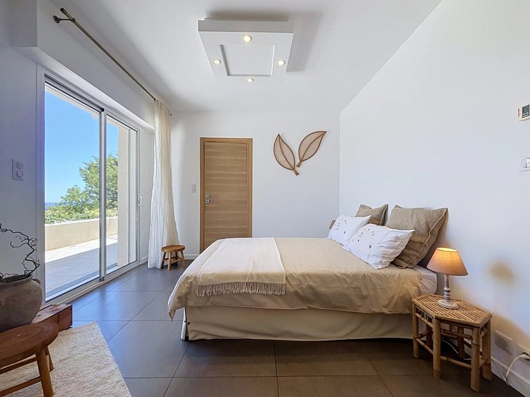 Villa for Sale in Le Golfe Juan, Antibes Area 16