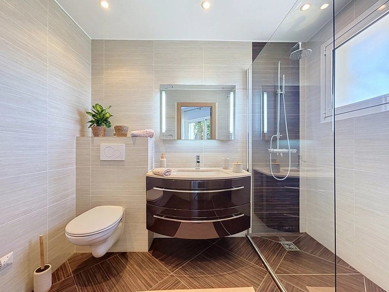 Villa for Sale in Le Golfe Juan, Antibes Area 19