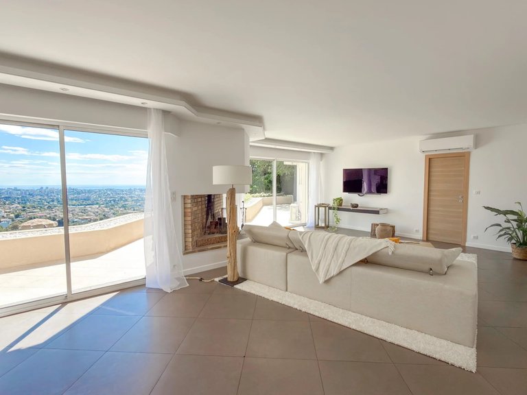 Villa for Sale in Le Golfe Juan, Antibes Area 4