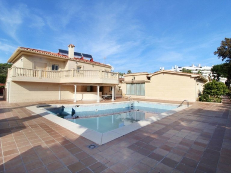Villa for Sale in Guadalmina Baja, Marbella Area 19
