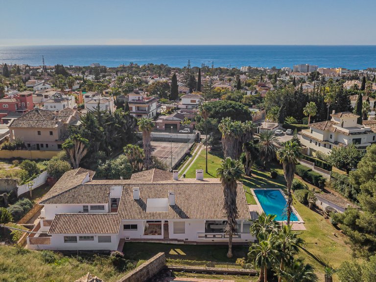 Villa for Sale in Marbella, Marbella Area 11