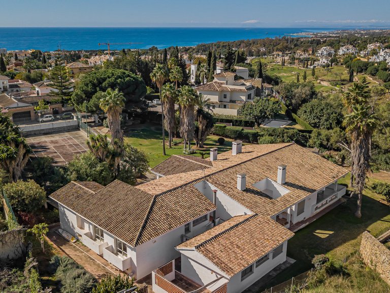 Villa for Sale in Marbella, Marbella Area 13