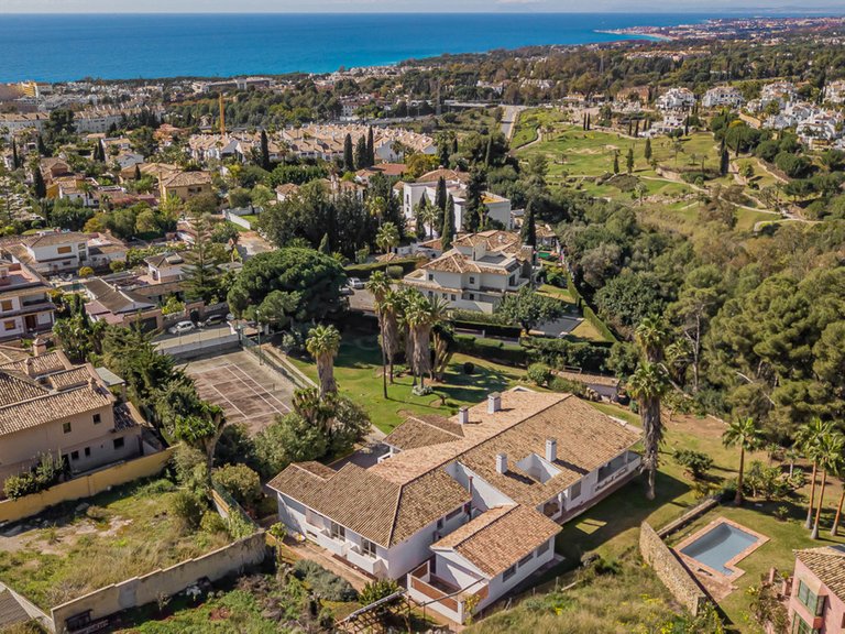 Villa for Sale in Marbella, Marbella Area 16