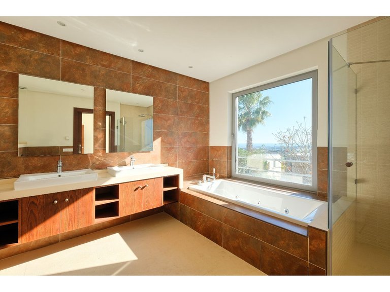 Villa for Sale in Benahavís, Marbella Area 11
