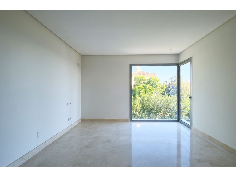 Villa for Sale in Benahavís, Marbella Area 18