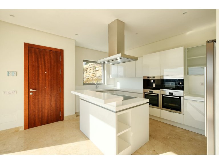 Villa for Sale in Benahavís, Marbella Area 5