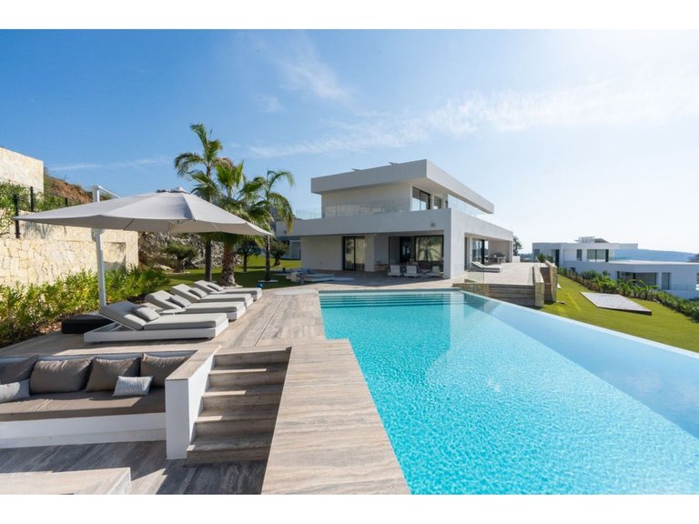 Villa for Sale in Benahavís, Marbella Area 1