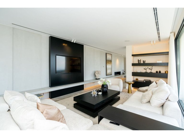 Villa for Sale in Benahavís, Marbella Area 14