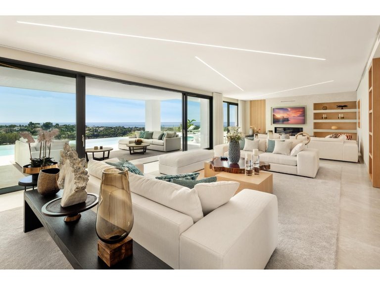 Villa for Sale in Benahavís, Marbella Area 10