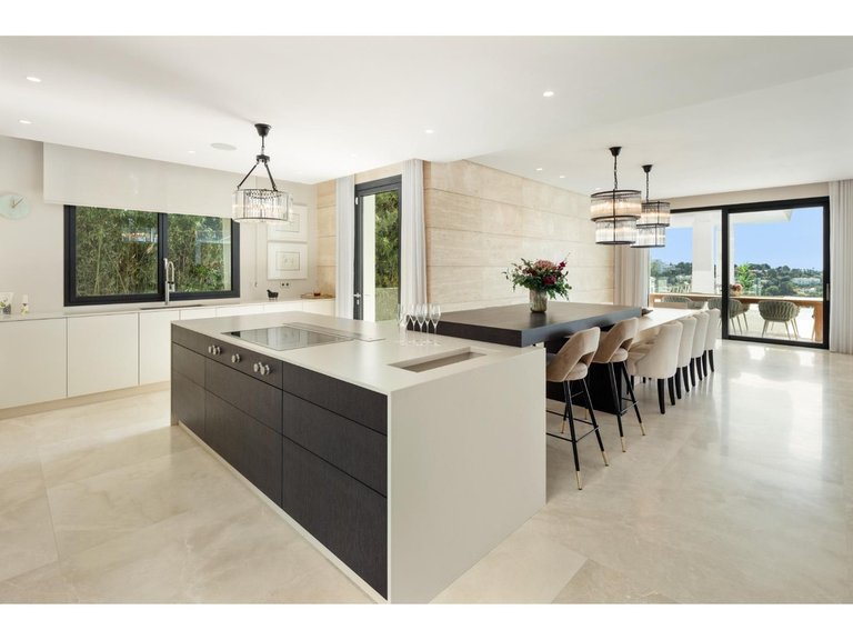 Villa for Sale in Benahavís, Marbella Area 13