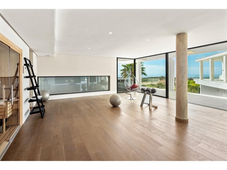Villa for Sale in Benahavís, Marbella Area 18