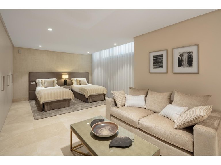 Villa for Sale in Benahavís, Marbella Area 19