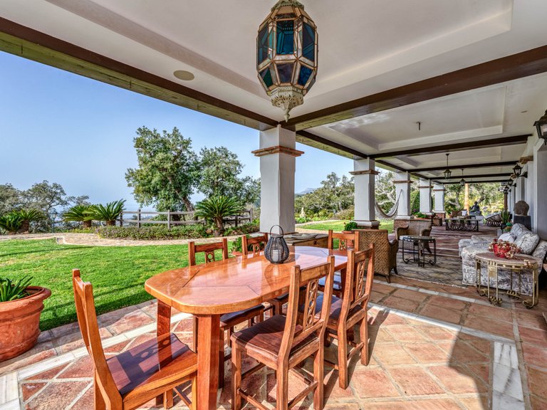 Villa for Sale in La Mairena, Marbella Area 1