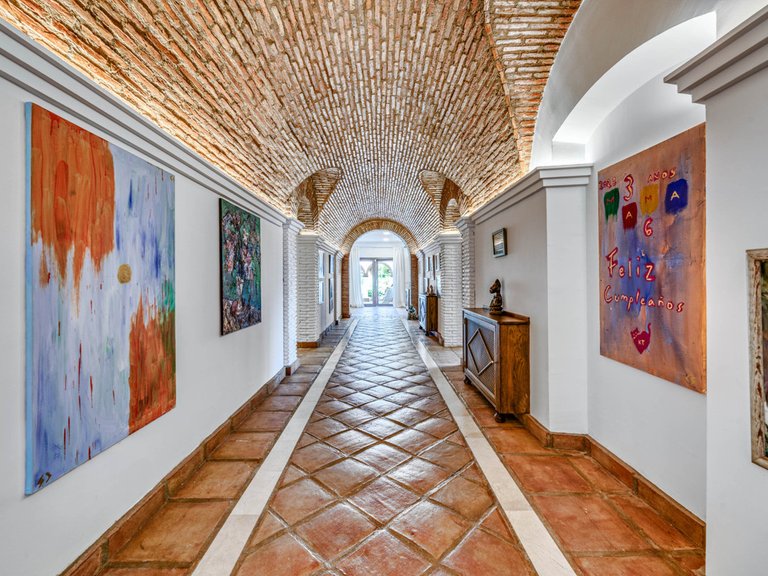 Villa for Sale in La Mairena, Marbella Area 6