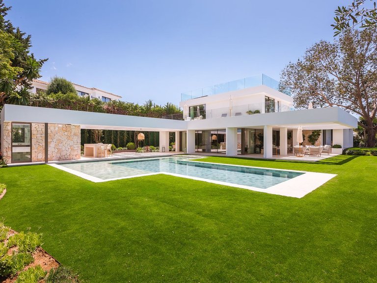 Villa for Sale in Marbella, Marbella Area 1