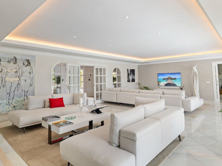 Villa for Sale in Nueva Andalucia, Marbella Area 3