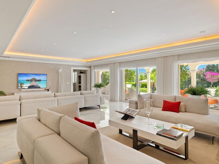 Villa for Sale in Nueva Andalucia, Marbella Area 10