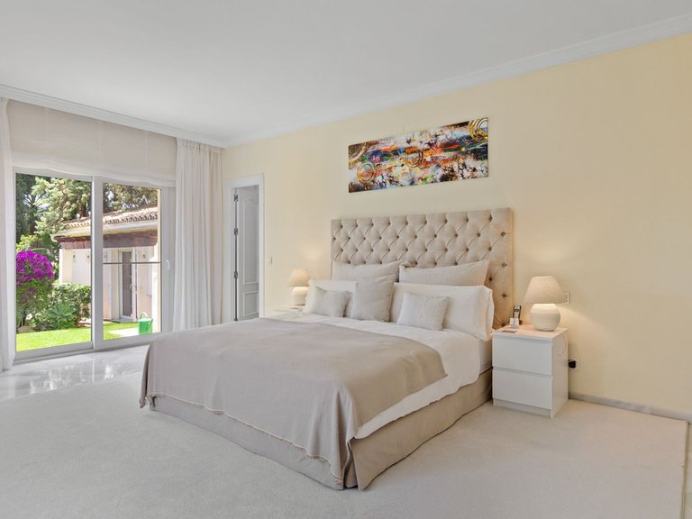 Villa for Sale in Nueva Andalucia, Marbella Area 16
