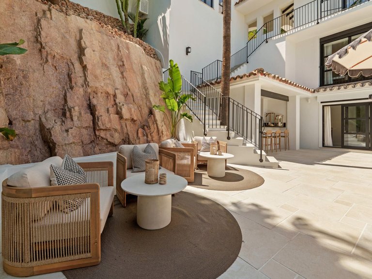 Villa for Sale in Nueva Andalucía, Marbella Area 12