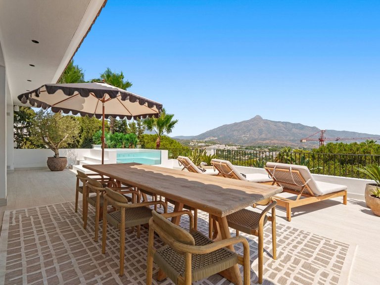 Villa for Sale in Nueva Andalucía, Marbella Area 14
