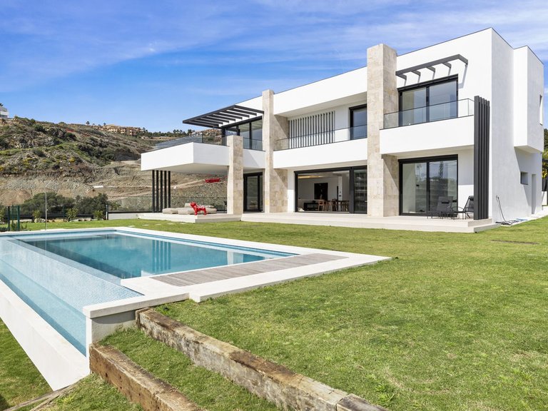 Villa for Sale in Benahavís, Marbella Area 1