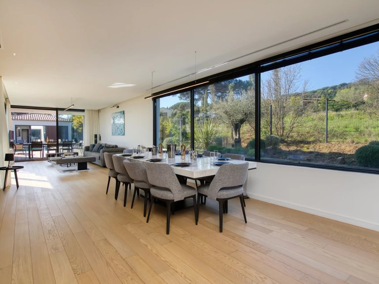 Villa for Sale in Saint Tropez, St. Tropez, Grimaud Area 3